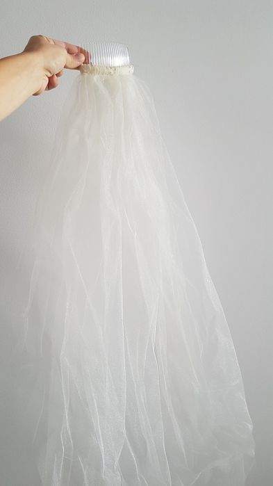 suknia ślubna z odkrytymi plecami