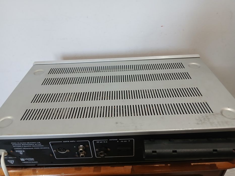 Tuner radiowy UNITRA AS 632 SREBRNY.