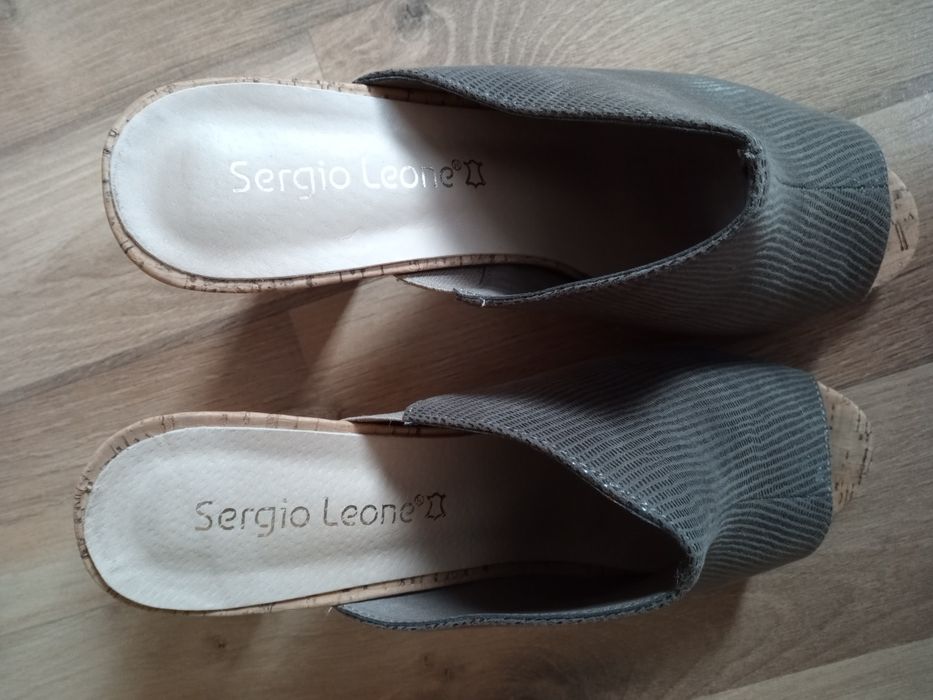 Klapki na obcasie Sergio Leone
