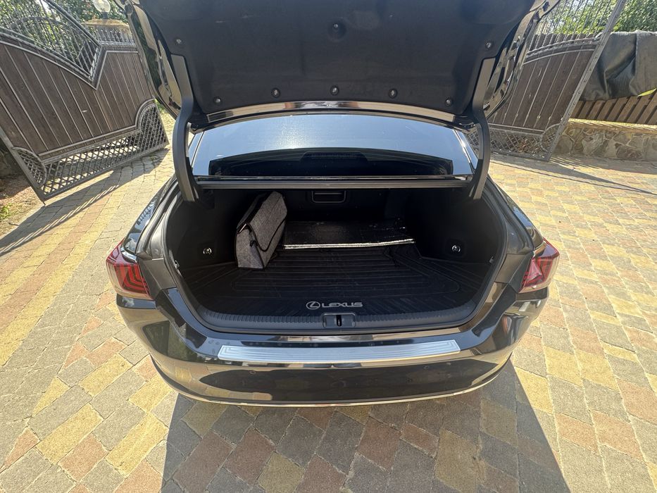 Lexus ES 200, перший власник 2021 рік