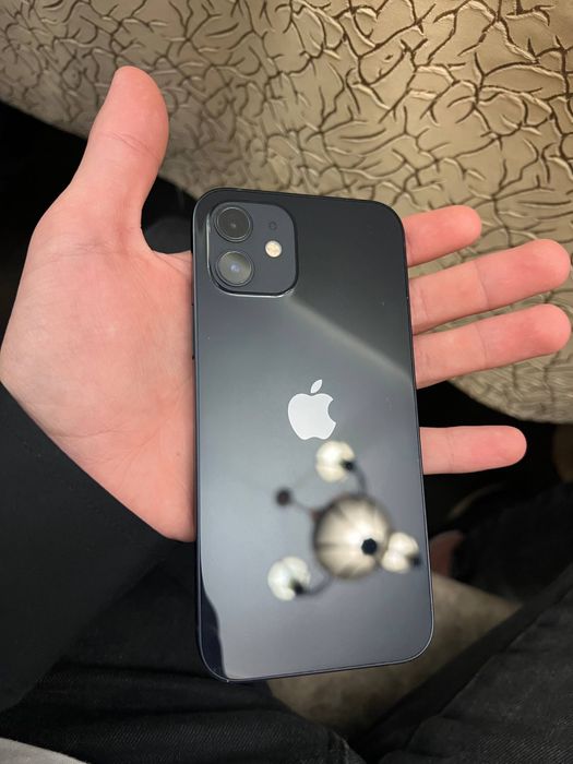 Айфон 12 на 64 гб акб 78%