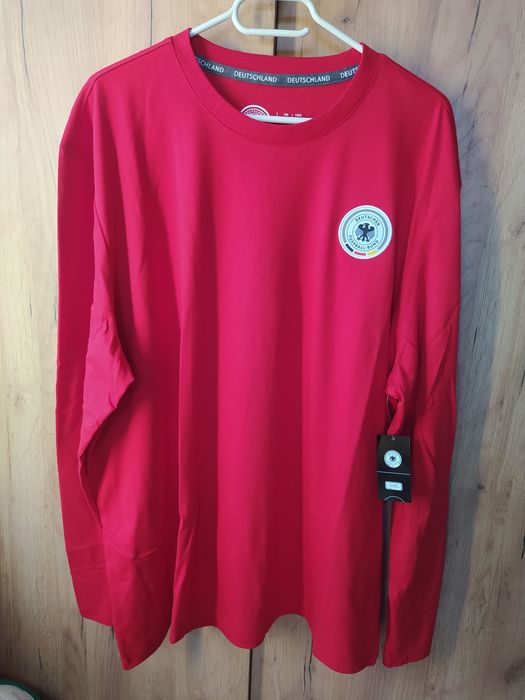 Koszulka z długim rekawem Niemcy Fussball, rozmiar 3XL, nowa z metką. Wymiary na płasko: pachy 69 cm, długość od ramienia do dołu 76 cm