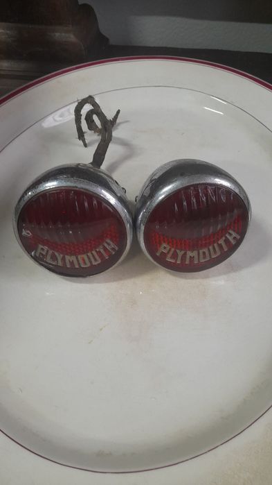Faróis antigos Carro Plymouth