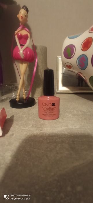 Cnd base coat, cnd creative play top coat