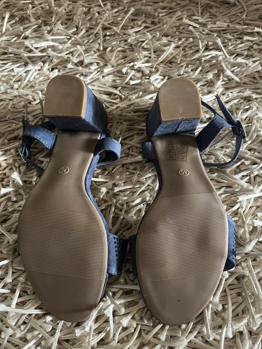 Sandálias azuis