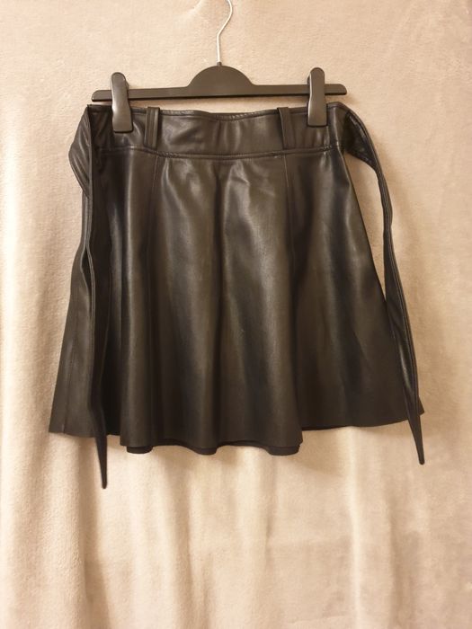 Czarna spódnica skórzana - M - vero moda