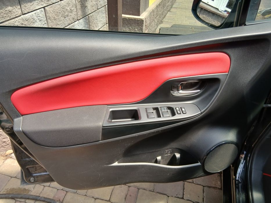 Продам Toyota Yaris