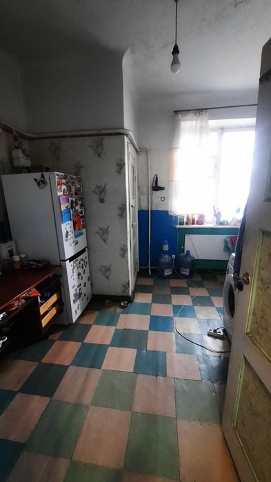 Продам 3-х комнатную сталинку. Центр. D E.