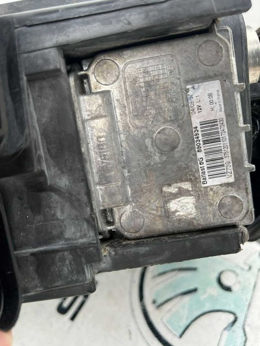 Фара права ксенон xenon Volkswagen Passat B6 Пасат Пассат Б6