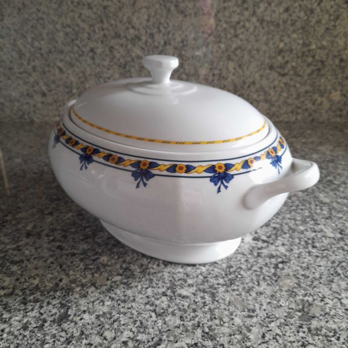 Terrina Vista Alegre Sonata em bom estado