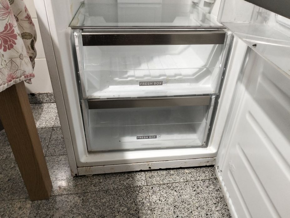 Vendo prateleiras do frigorífico Whirlpool
