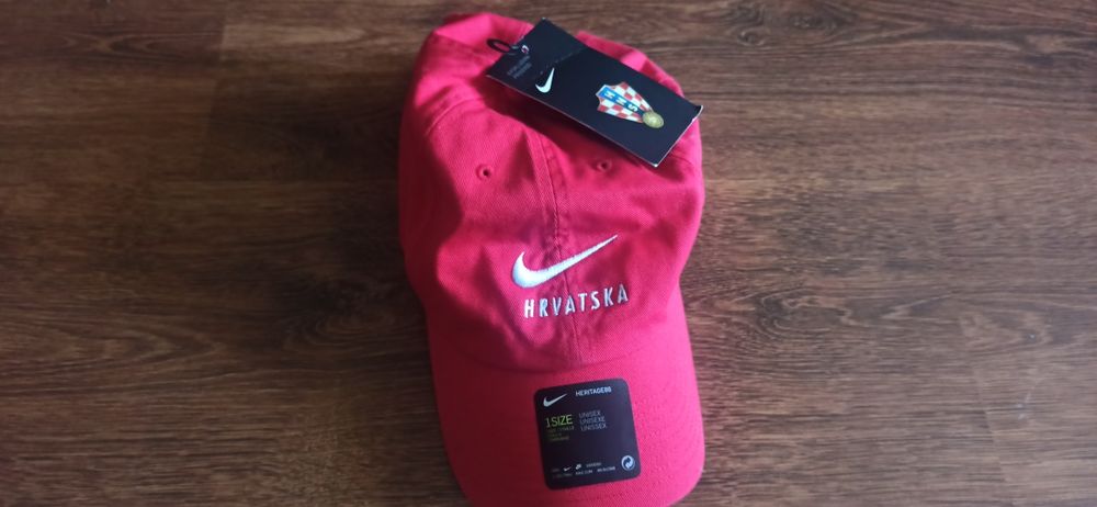 Нова лімітована кепка Nike