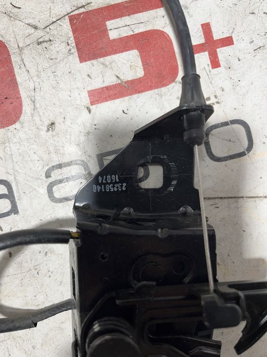 Chevrolet volt 2 замок капота 16- шевролет вольт 2 замок капота