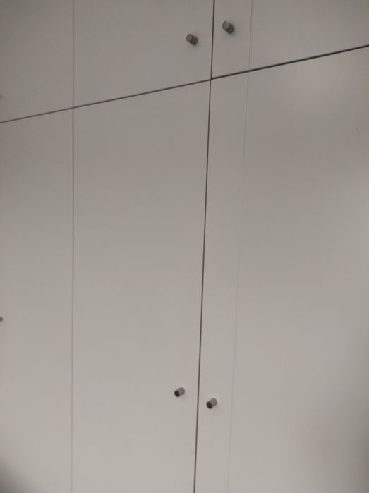 Roupeiro lacado taupe