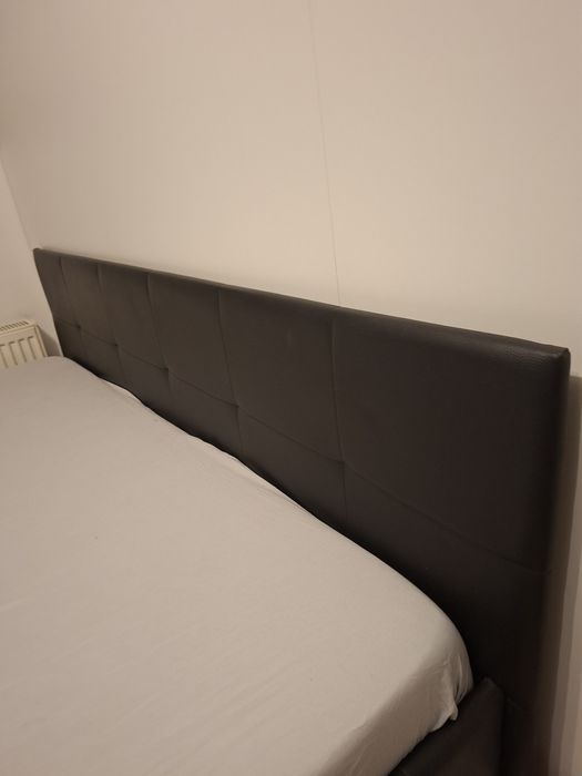 Łóżko sypialniane 180×200 z materacem