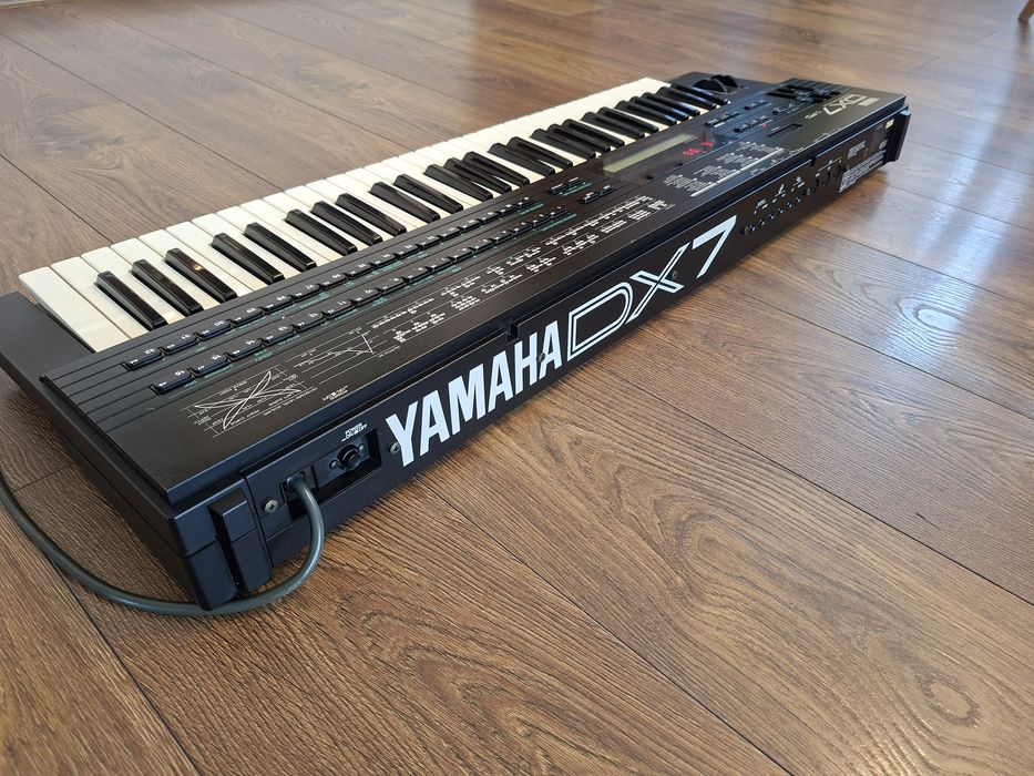 YAMAHA DX 7 II FD ponadczasowa legenda