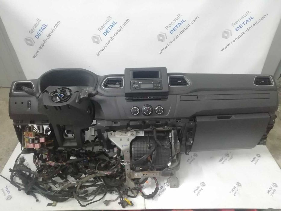 Панель (торпедо) з проводкою Renault Master 4 2020+ в розборі