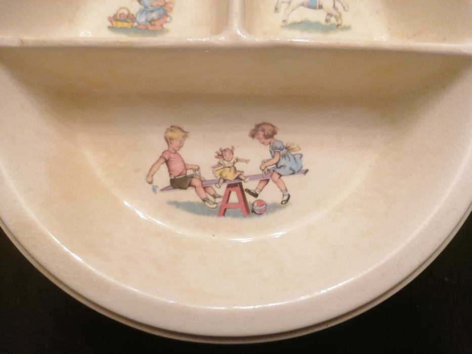 Prato infantil de aquecimento vintage