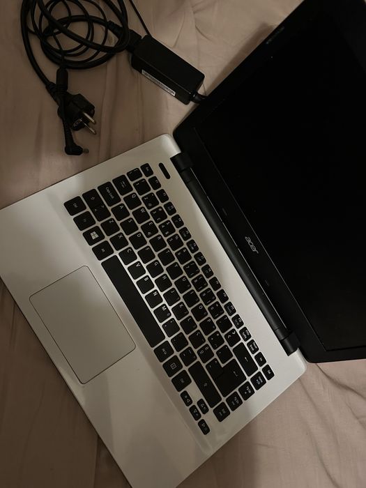 Portátil/Notebook Acer Intel Celeron 2GB RAM Branco