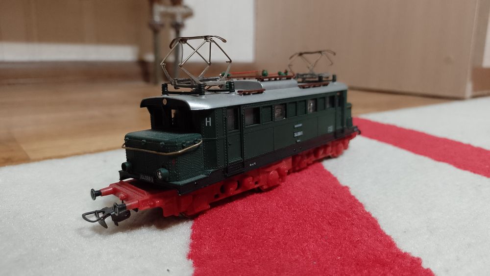 Lokomotywa Br244 skala H0 1:87