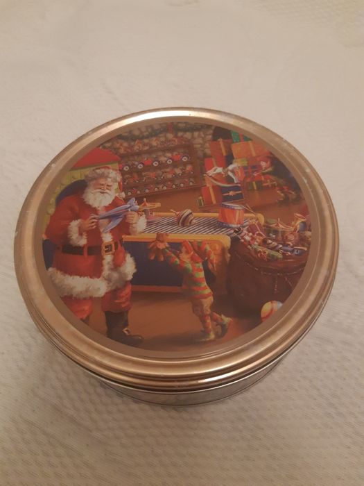 Жестяная металлическая коробка