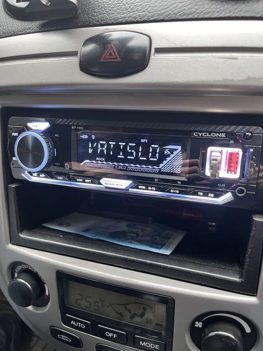 Авто магнитола Cyclone mp-1063