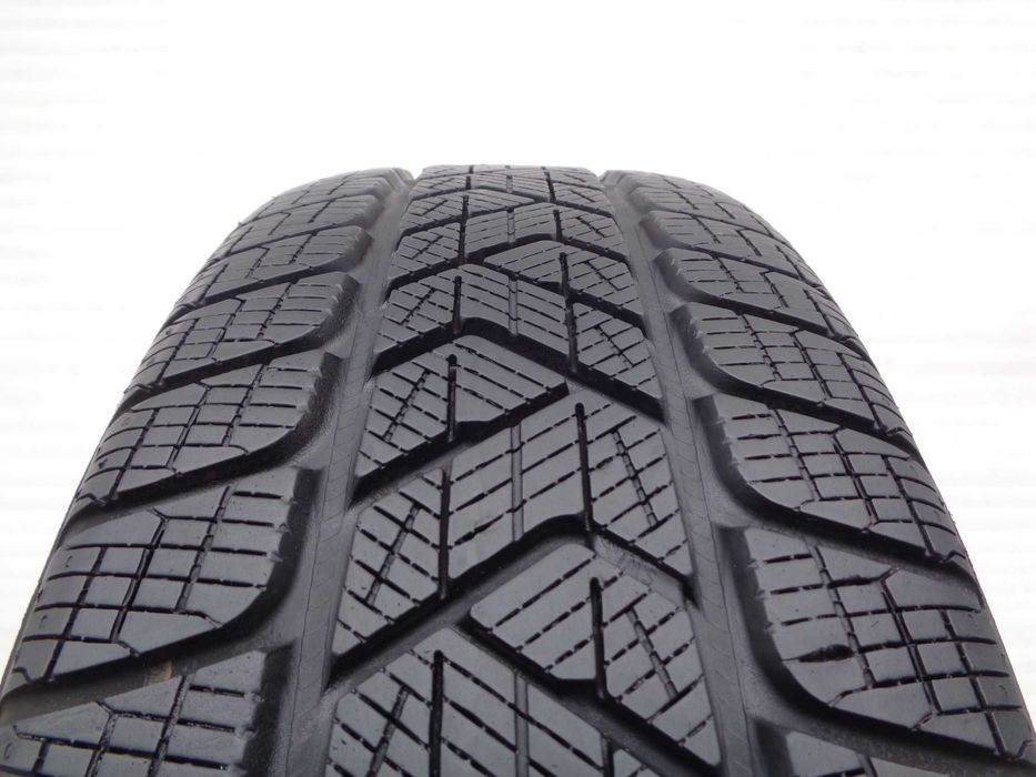 OPONY ZIMOWE 215/65/17 PIRELLI Winter Scorpion 215/65R17 2022r