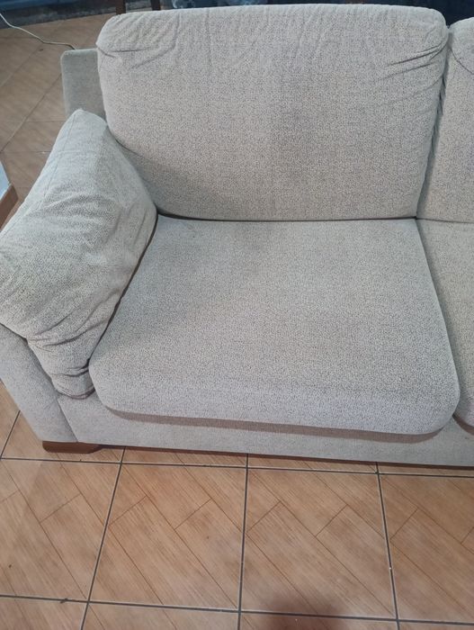 Vendo sofá de 2 lugares como novo