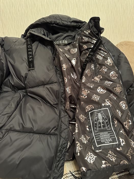 Теплая куртка GUESS for sale
