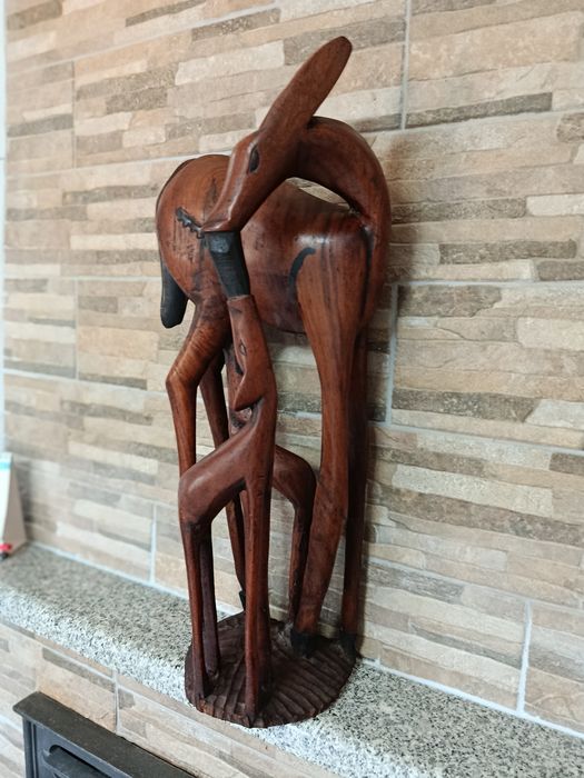 Escultura de Veado com filhos
