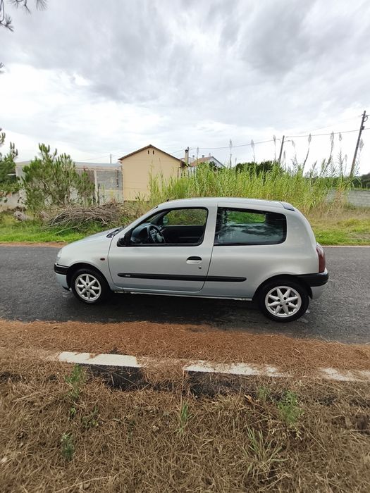 Clio 1.9d  comercial ( ler descrição )