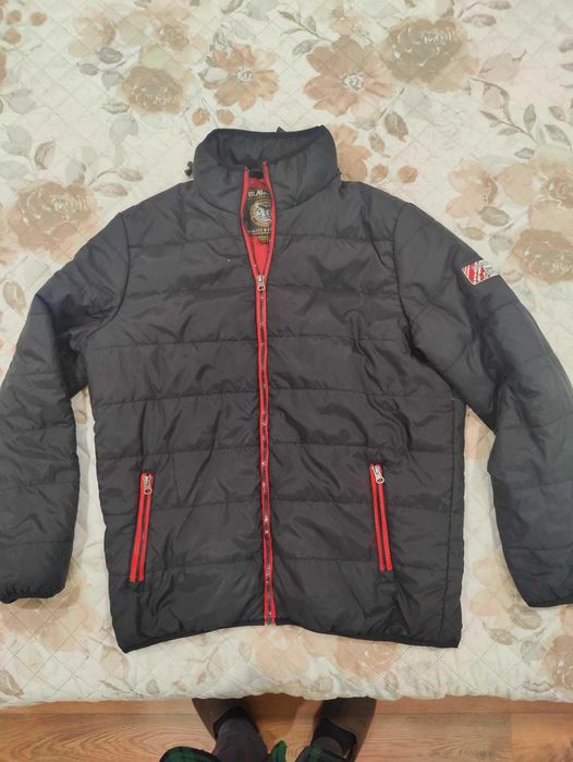 Casaco Atlas for Men preto e vermelho c/ capuz tam. L excelente