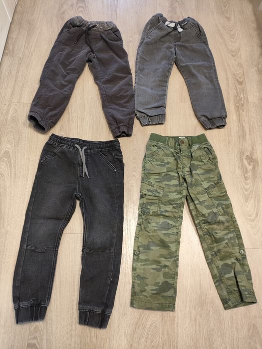 Spodnie dla chłopca rozm 110. 30 zł za wszytskie