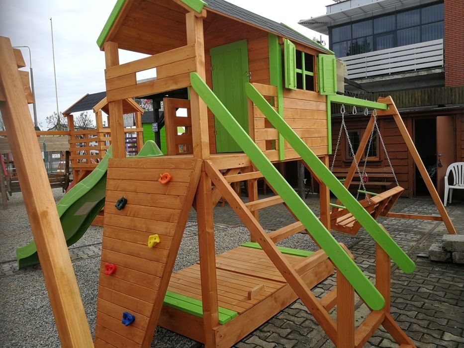 Plac zabaw domek dla dzieci domek drewniany DOSTĘPNE!  huśtawka zjeżdż