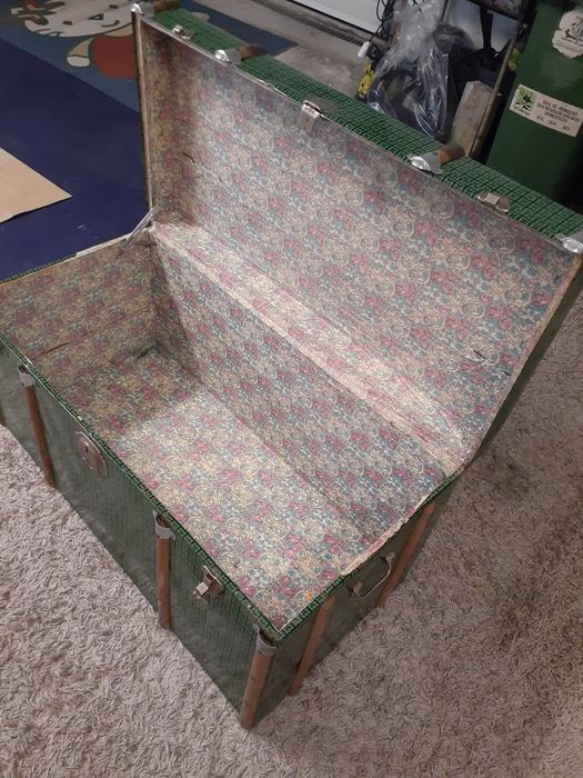 vendo mala Bau muito antiga