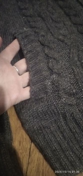 Теплий чоловічий светрик,