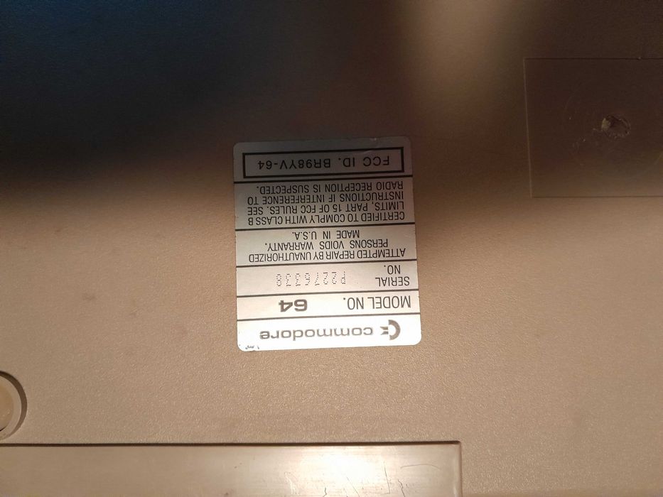 Commodore c64 z monitorem w oryginalnym opakowanu