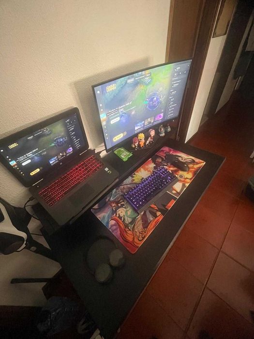 Mesa Gaming Ajustável Preta