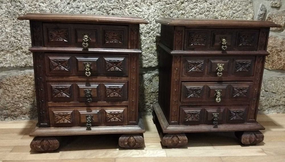 Mesinhas de cabeceira - duas (madeira maciça)