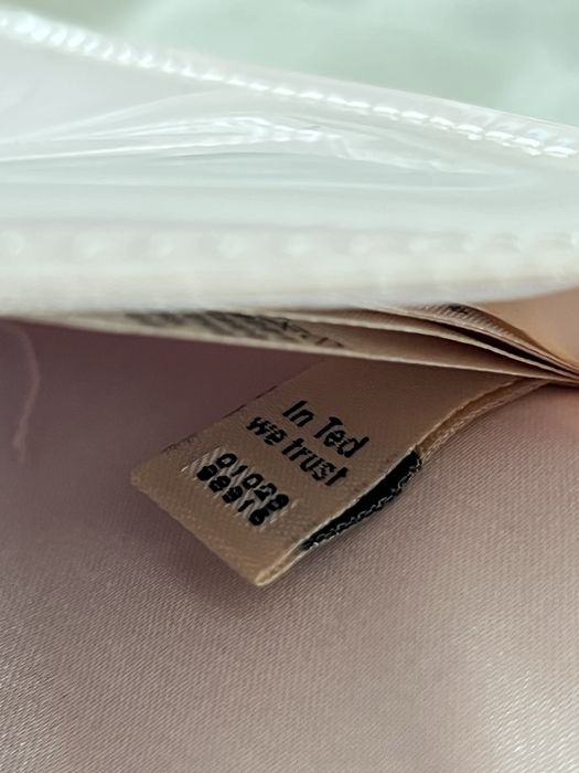 Новий клатч із бульдожками від Ted Baker