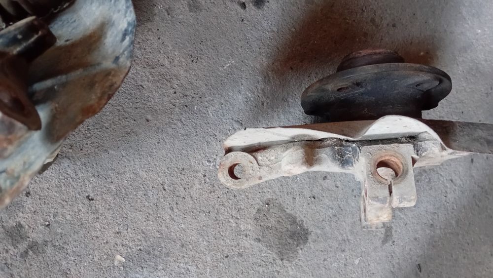 Поворотний кулак Опель