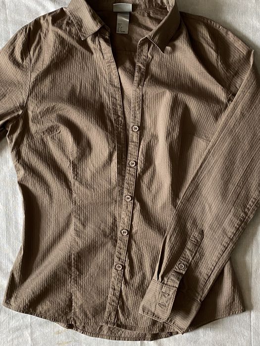 Жіноча сорочка H&M коричневого кольору розміру S (М)
