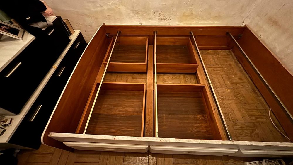Cama Casal Cerejeira com arrumação