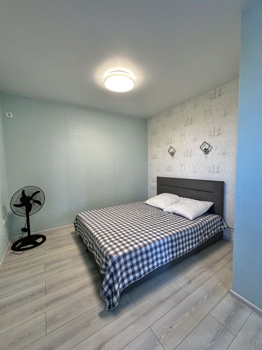 Новий гарний будинок біля моря