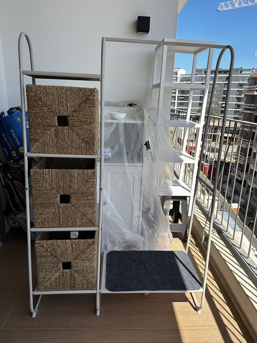 Imovel para entrada, cabide, sapateira com cestos de IKEA. Entrance shelf, hanger and shoe shelf/rack with baskets