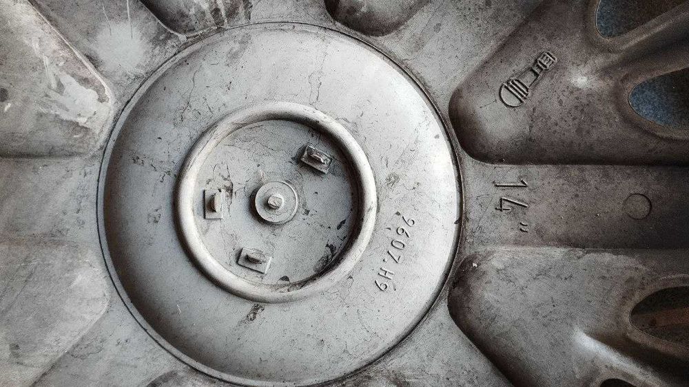 Tampos de Jantes 14” – Renault e Peugeot (Usados)