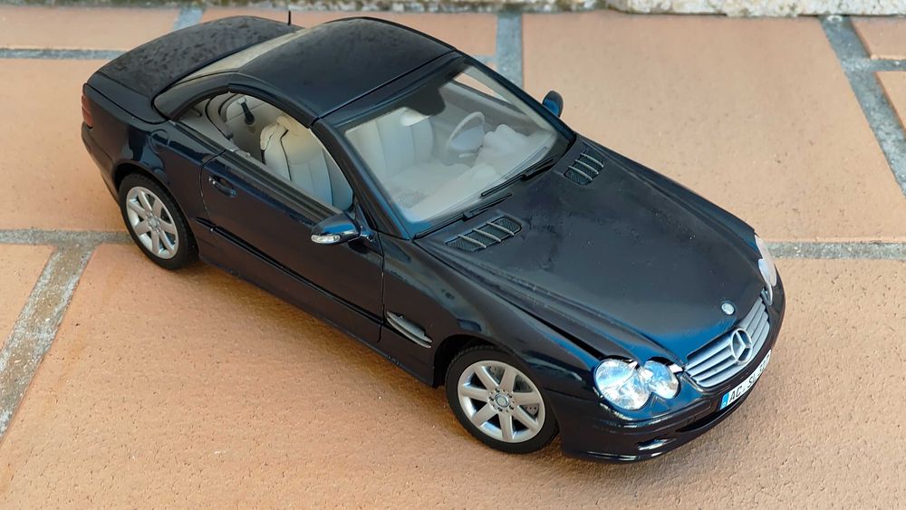 Mercedes Benz SL Class 2001 Minichamps