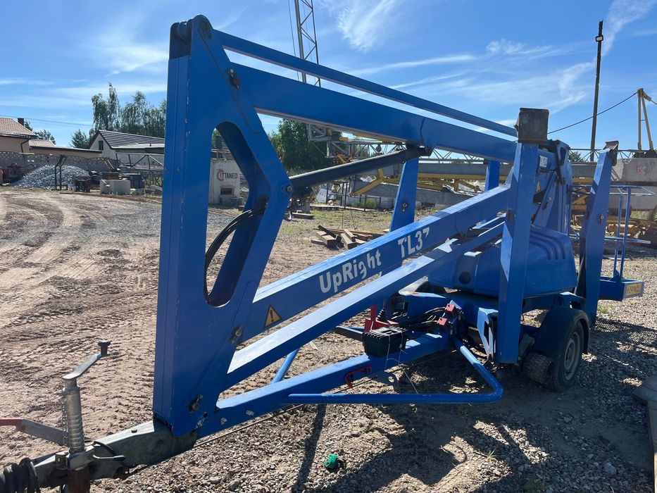 Podnosnik koszowy na przyczepie zwyżka