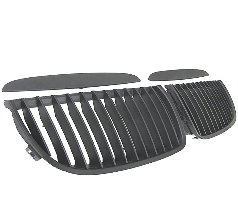 GRELHAS FRONTAIS BMW E90 E91 05-08 LOOK M PRETO MATE