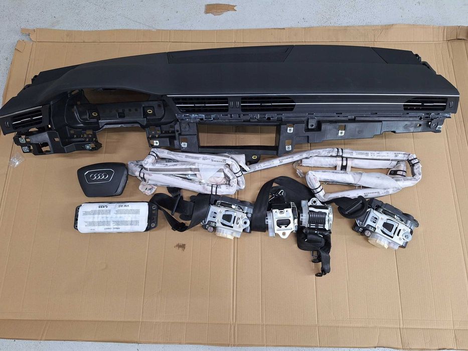 Audi A6 C8 Airbag подушки безопасности консоль